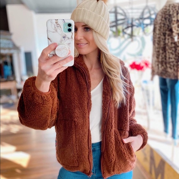 FEEL THE CHILL FULL ZIP SHERPA JACKET- HAZELNUT - Picture 5 of 5